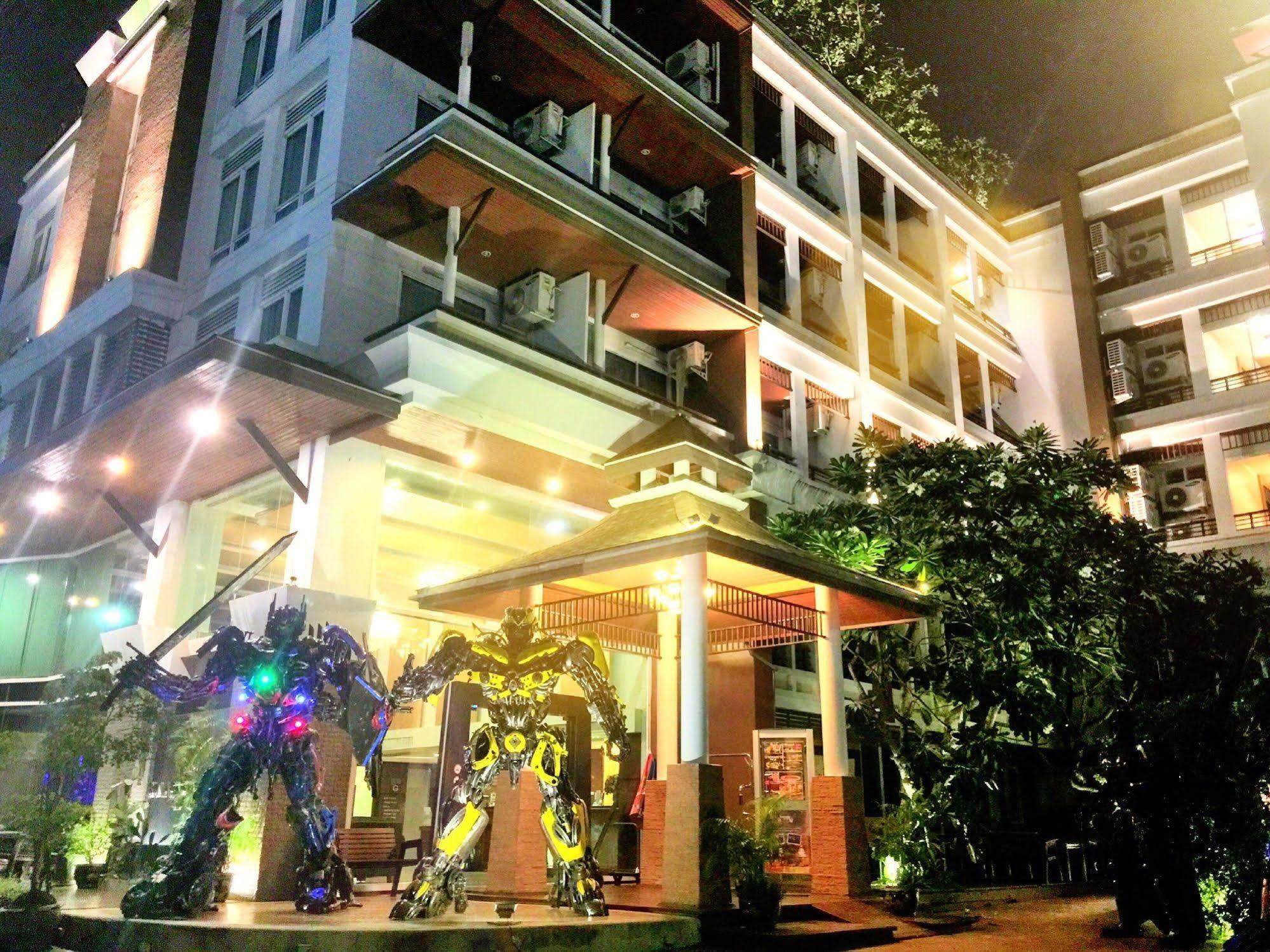 Suvarnabhumi Suite Hotel Bangkok Ngoại thất bức ảnh