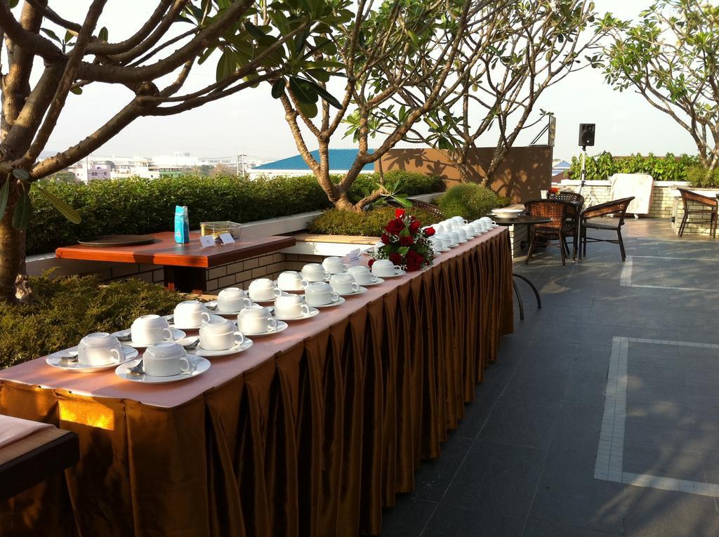 Suvarnabhumi Suite Hotel Bangkok Ngoại thất bức ảnh