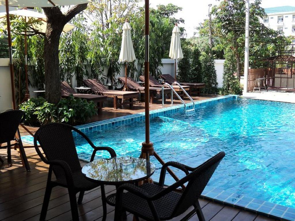 Suvarnabhumi Suite Hotel Bangkok Ngoại thất bức ảnh