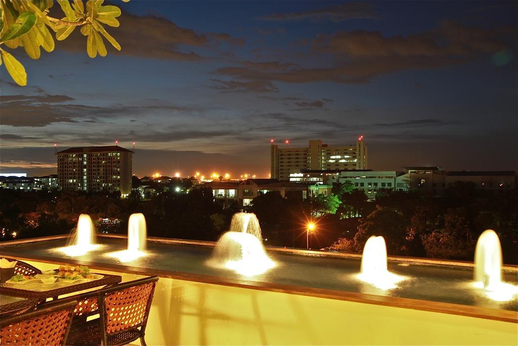 Suvarnabhumi Suite Hotel Bangkok Ngoại thất bức ảnh